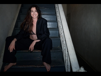  alt="Anne Hathaway (i)"