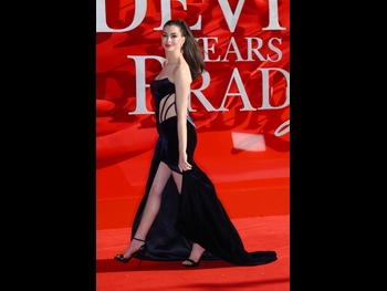  alt="Anne Hathaway (i)"
