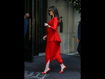  alt="Anne Hathaway (i)"