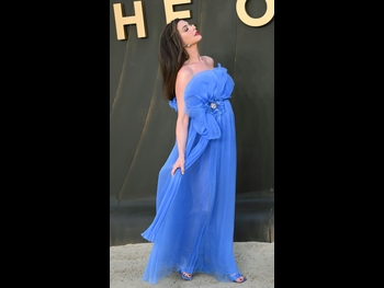  alt="Anne Hathaway (i)"