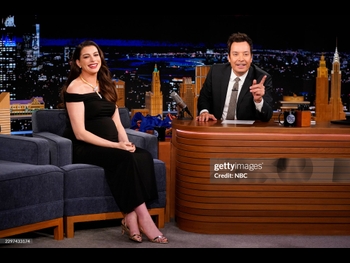  alt="Anne Hathaway (i)"
