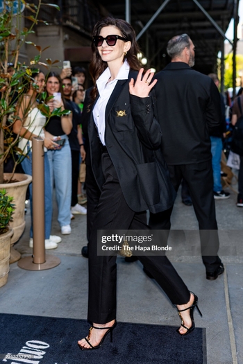 Anne Hathaway (I)