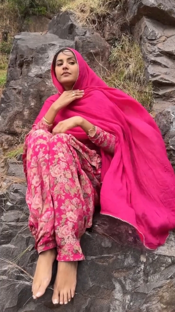 Baani Sandhu