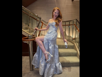  alt="Sarah Drew"