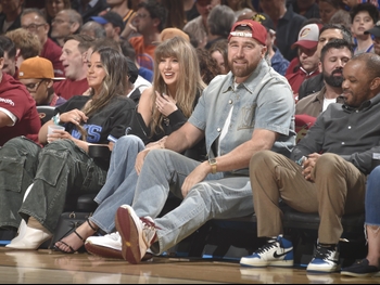  alt="Taylor Swift"