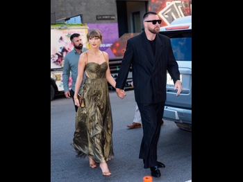  alt="Taylor Swift"