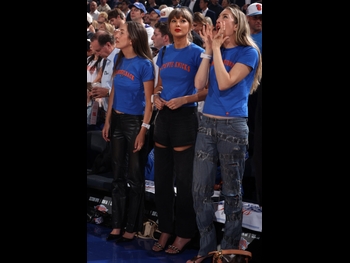  alt="Taylor Swift"
