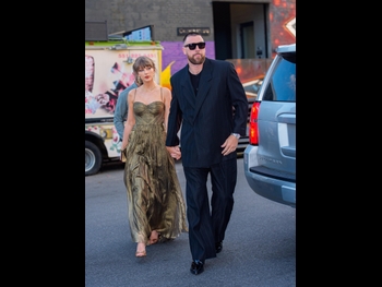  alt="Taylor Swift"