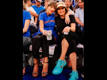  alt="Taylor Swift"