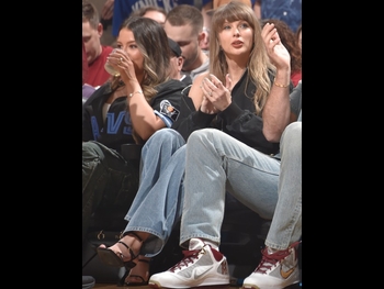  alt="Taylor Swift"