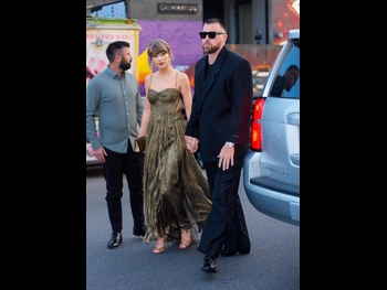  alt="Taylor Swift"