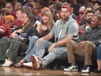  alt="Taylor Swift"