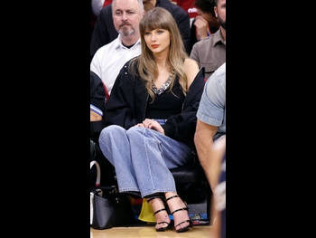  alt="Taylor Swift"