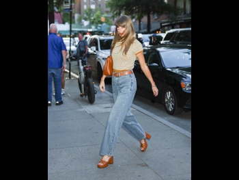  alt="Taylor Swift"