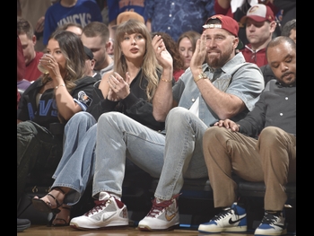  alt="Taylor Swift"