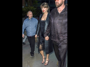  alt="Taylor Swift"