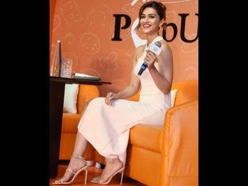  alt="Kriti Sanon"