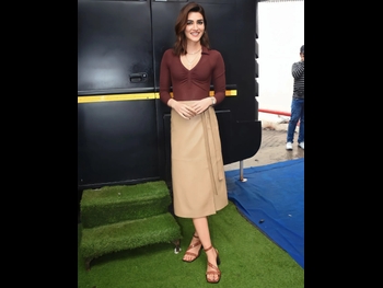  alt="Kriti Sanon"
