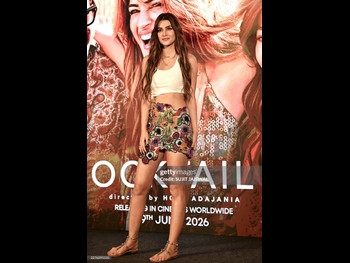  alt="Kriti Sanon"