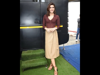  alt="Kriti Sanon"