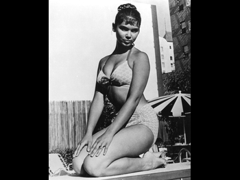  alt="Yvonne Craig"
