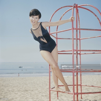 Yvonne Craig