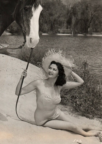 Yvonne De Carlo