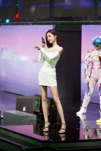 Xuanyi Wu