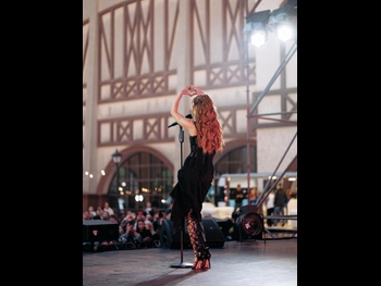  alt="Tina Karol"