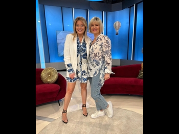  alt="Laura Cosoi"