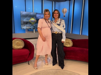  alt="Laura Cosoi"