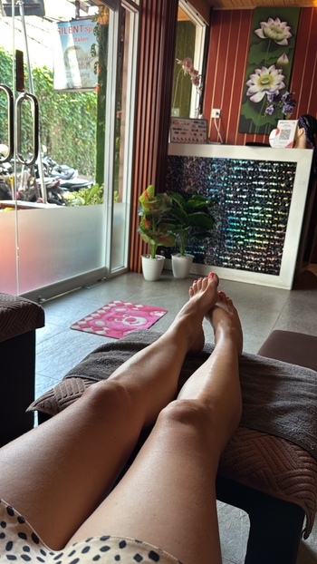 Laura Cosoi