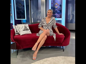 alt="Laura Cosoi"