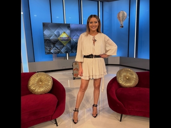  alt="Laura Cosoi"