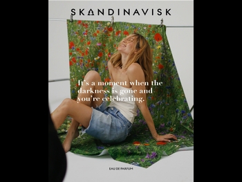  alt="Josephine Skriver"