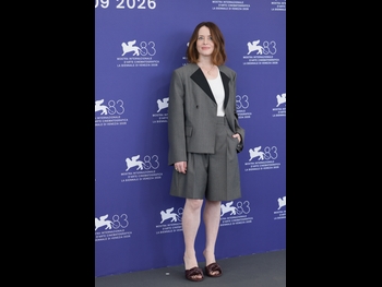  alt="Claire Foy"