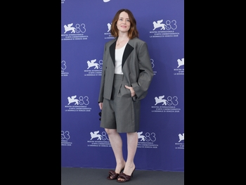  alt="Claire Foy"