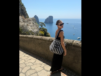  alt="Luna Bijl"