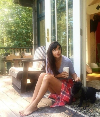 Hannah Simone