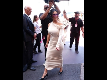  alt="Kim Kardashian"