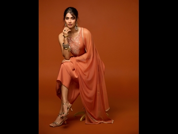  alt="Pooja Hegde"