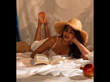  alt="Pooja Hegde"