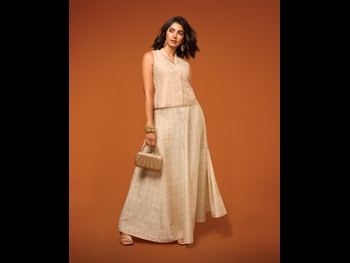  alt="Pooja Hegde"