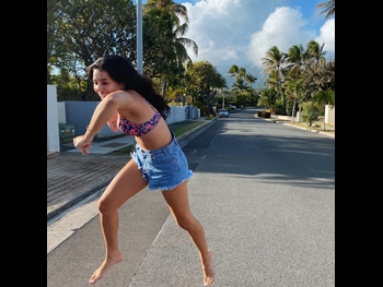  alt="Ava Jules"