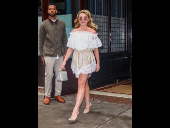  alt="Florence Pugh"