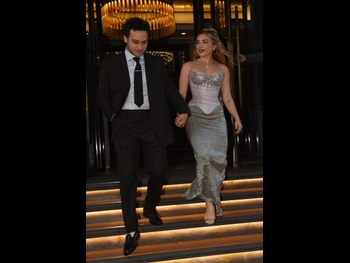  alt="Florence Pugh"