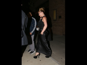  alt="Florence Pugh"