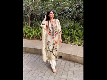  alt="Karishma Tanna"