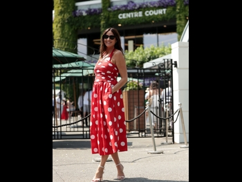  alt="Lisa Snowdon"