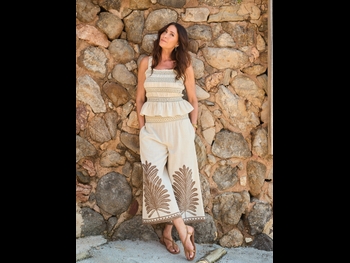  alt="Lisa Snowdon"